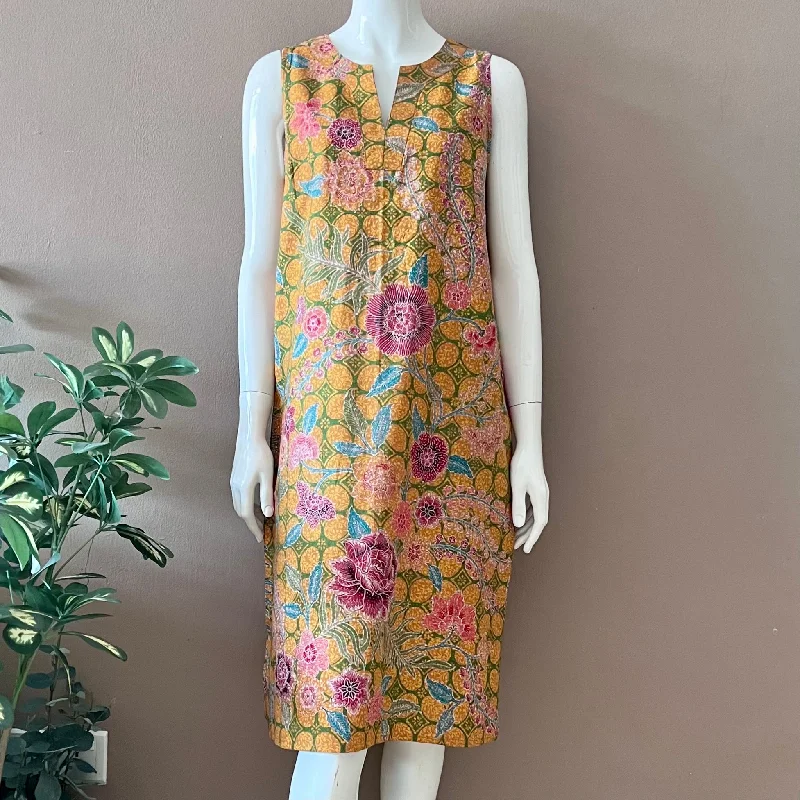 City Classic Sleeveless Batik Dress - M Travel unclassified dresses