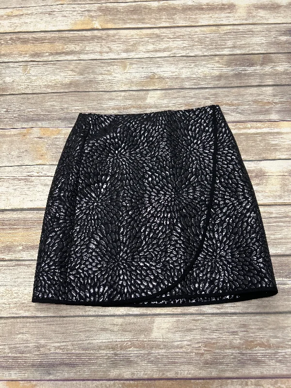 Black Skirt Mini & Short Loft, Size 2 Printed Mini Skirt