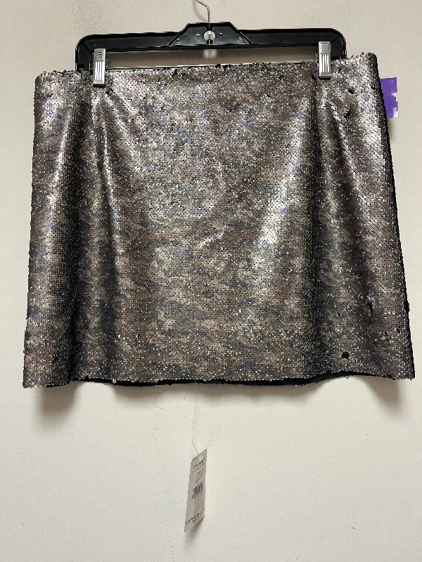 Camouflage Print Skirt Mini & Short Free People, Size 12 Mini Skirt with Bow