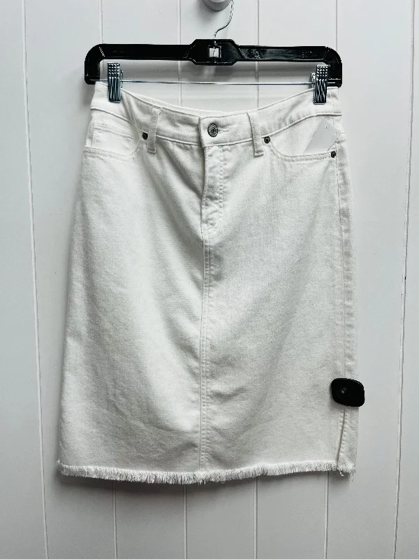 White Skirt Mini & Short Chicos, Size 4 Comfortable Mini Skirt