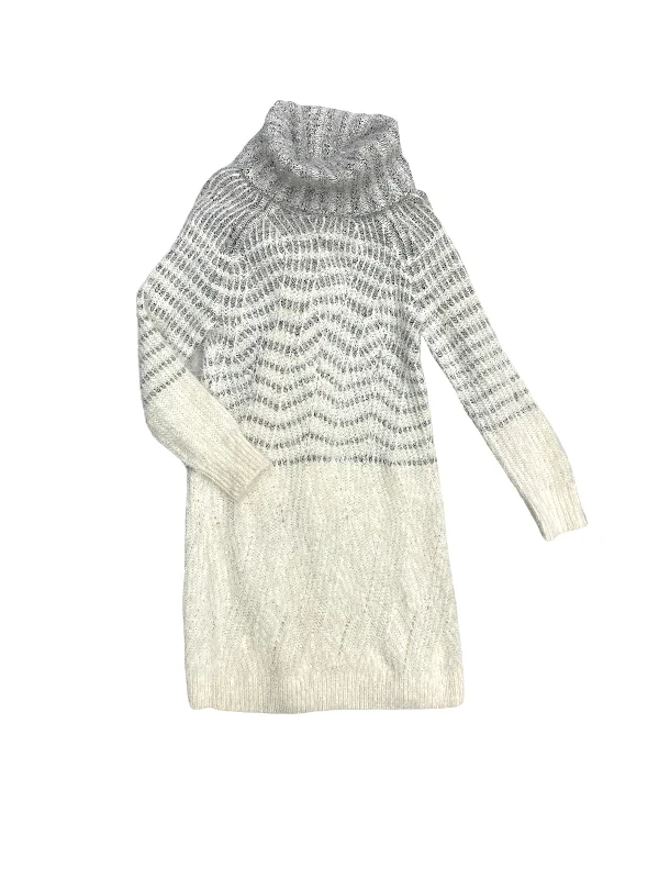 Dress Sweater By Sleeping On Snow  Size: Xs Sweater Dress Details